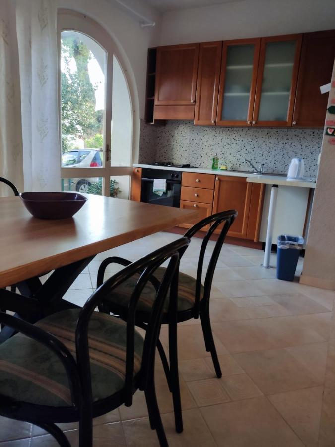 Holiday Home With Free Parking By The Beach Brela Eksteriør bilde