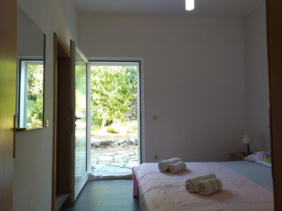 Holiday Home With Free Parking By The Beach Brela Eksteriør bilde