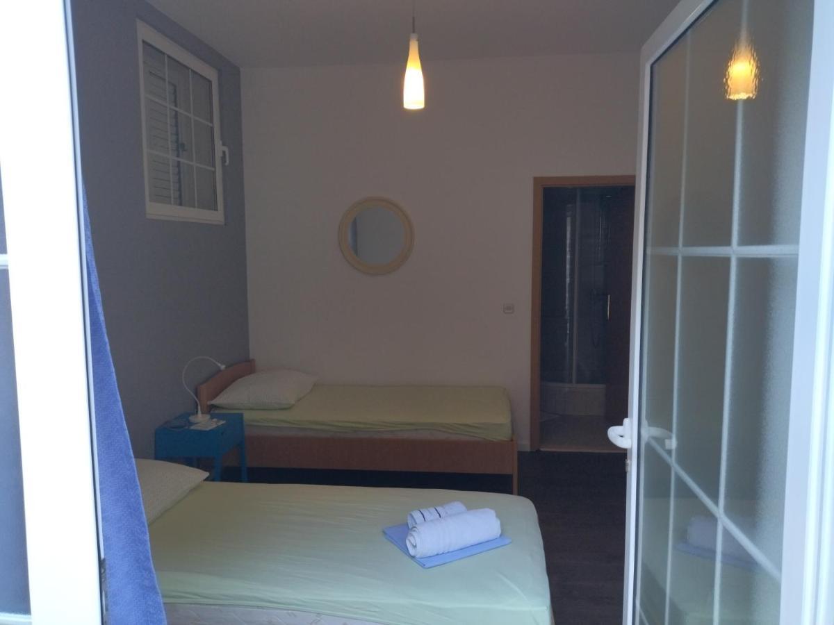 Holiday Home With Free Parking By The Beach Brela Eksteriør bilde